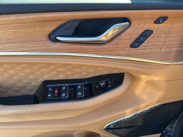 Used 2024 Jeep Grand Cherokee Summit image 26