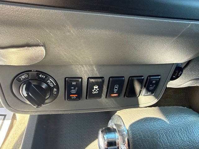 Used 2017 Nissan Frontier SV w/ SV Value Truck Package AWD/4WD image 20