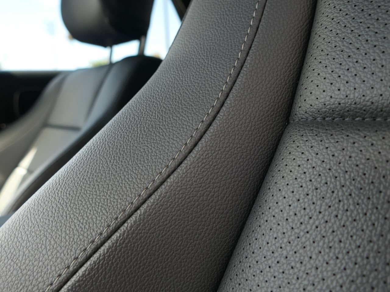Used 2025 Mercedes-Benz GLE 450 4MATIC image 9