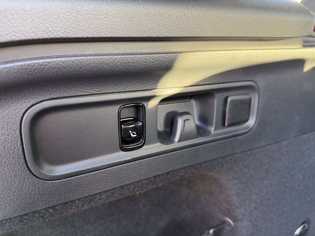 Used 2025 Mercedes-Benz GLC 43 AMG 4MATIC image 38