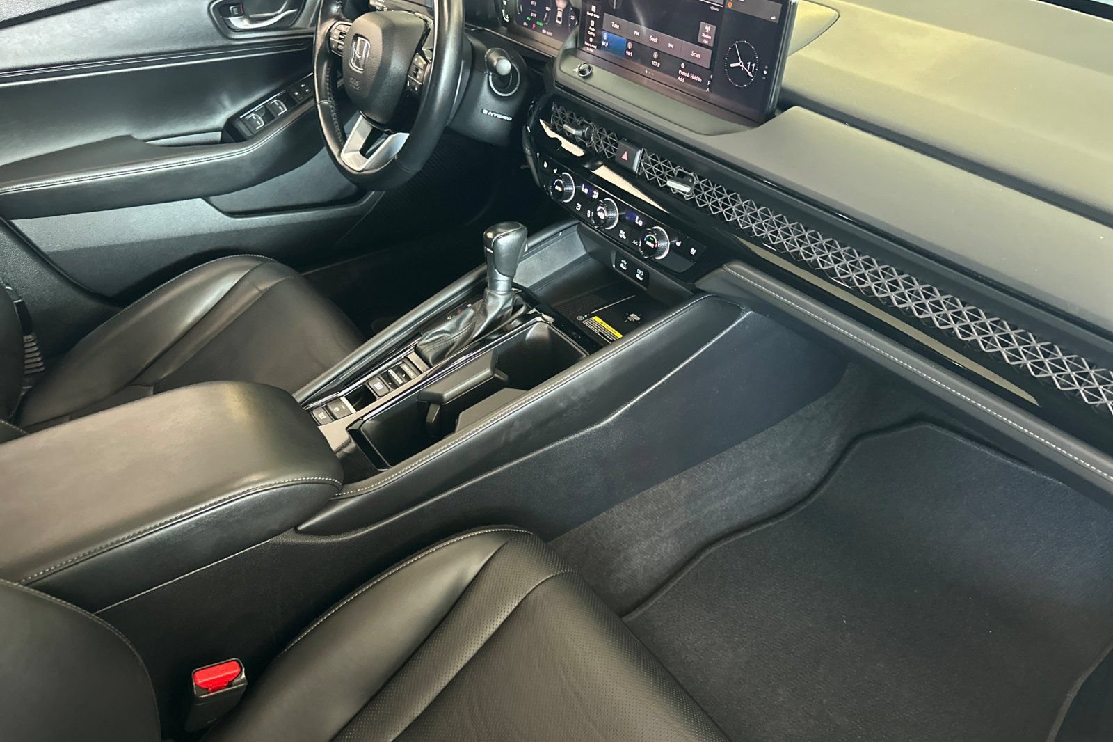 Used 2024 Honda Accord Touring image 12