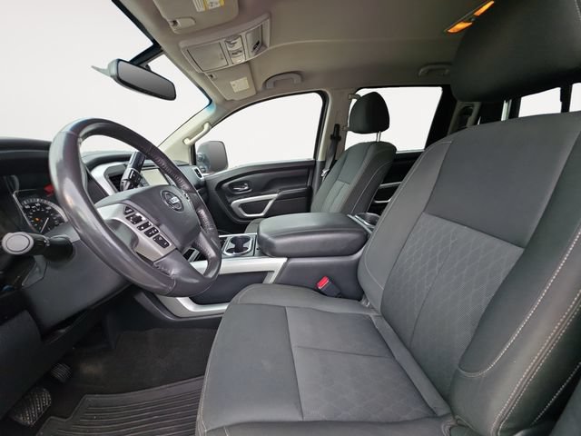Used 2017 Nissan Titan SV AWD/4WD image 8
