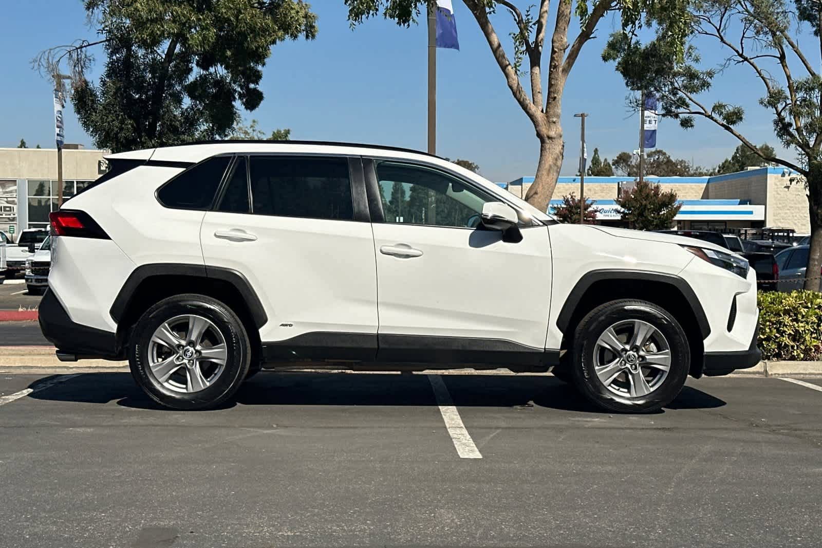 Used 2024 Toyota RAV4 XLE w/ Convenience Package AWD/4WD image 9