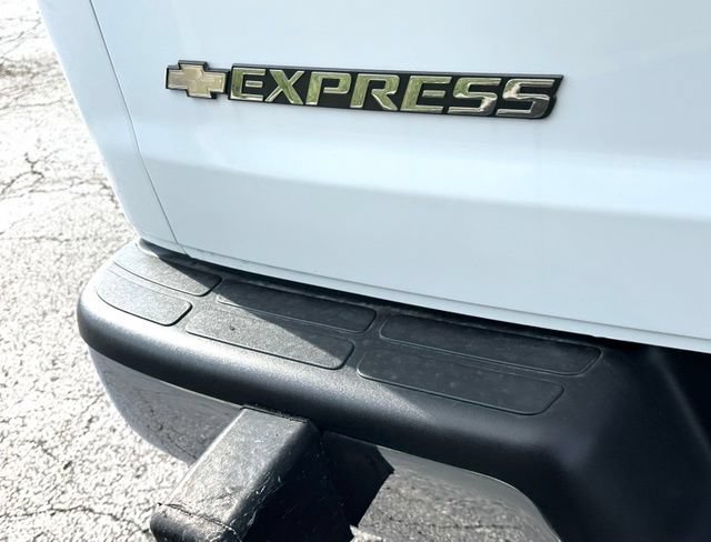 Used 2025 Chevrolet Express 2500 w/ Driver Convenience Package RWD image 18