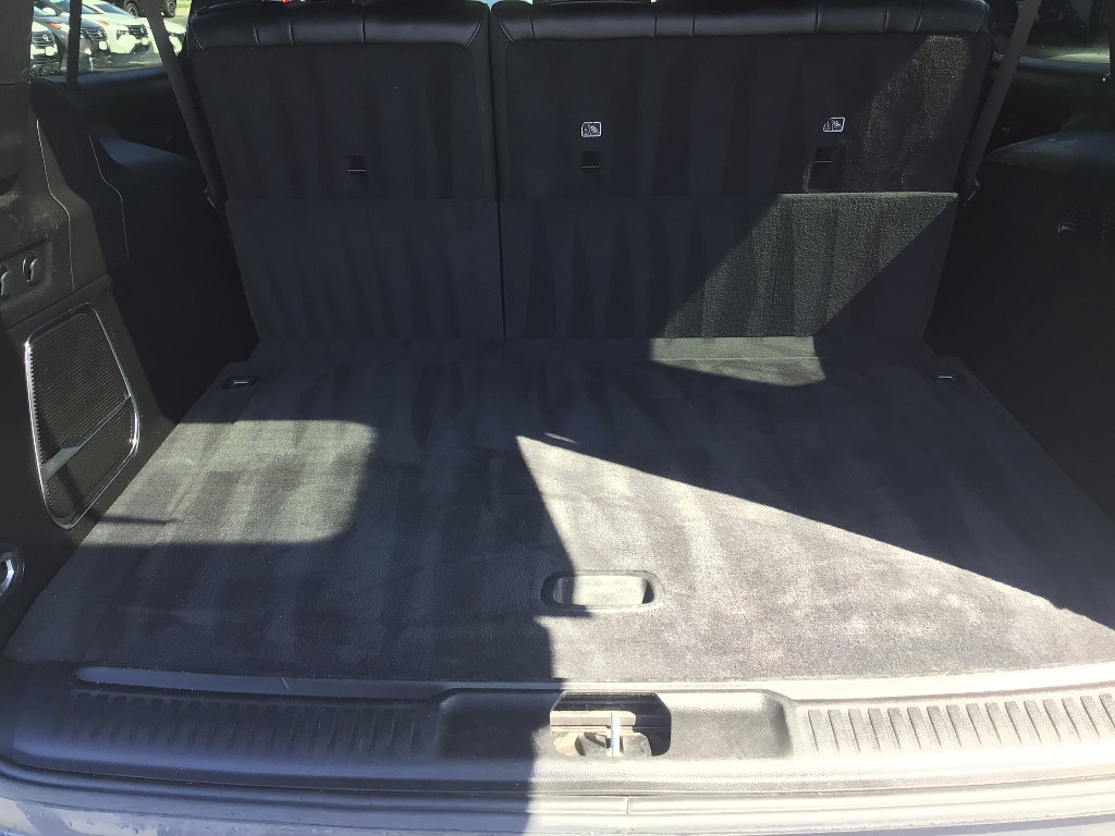 Used 2024 Jeep Wagoneer L Series II RWD image 17
