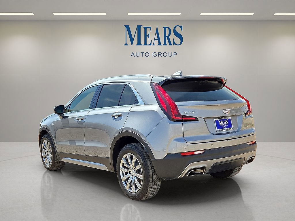 Used 2023 Cadillac XT4 Premium Luxury FWD image 3