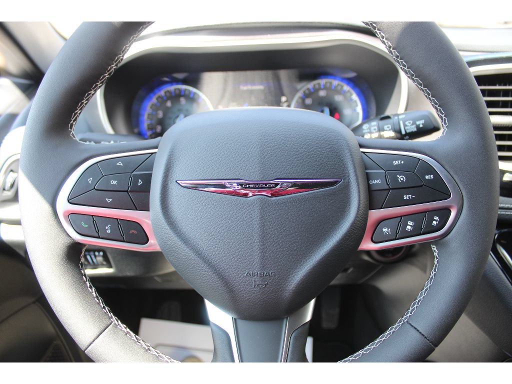 New 2026 Chrysler Pacifica Select FWD image 10