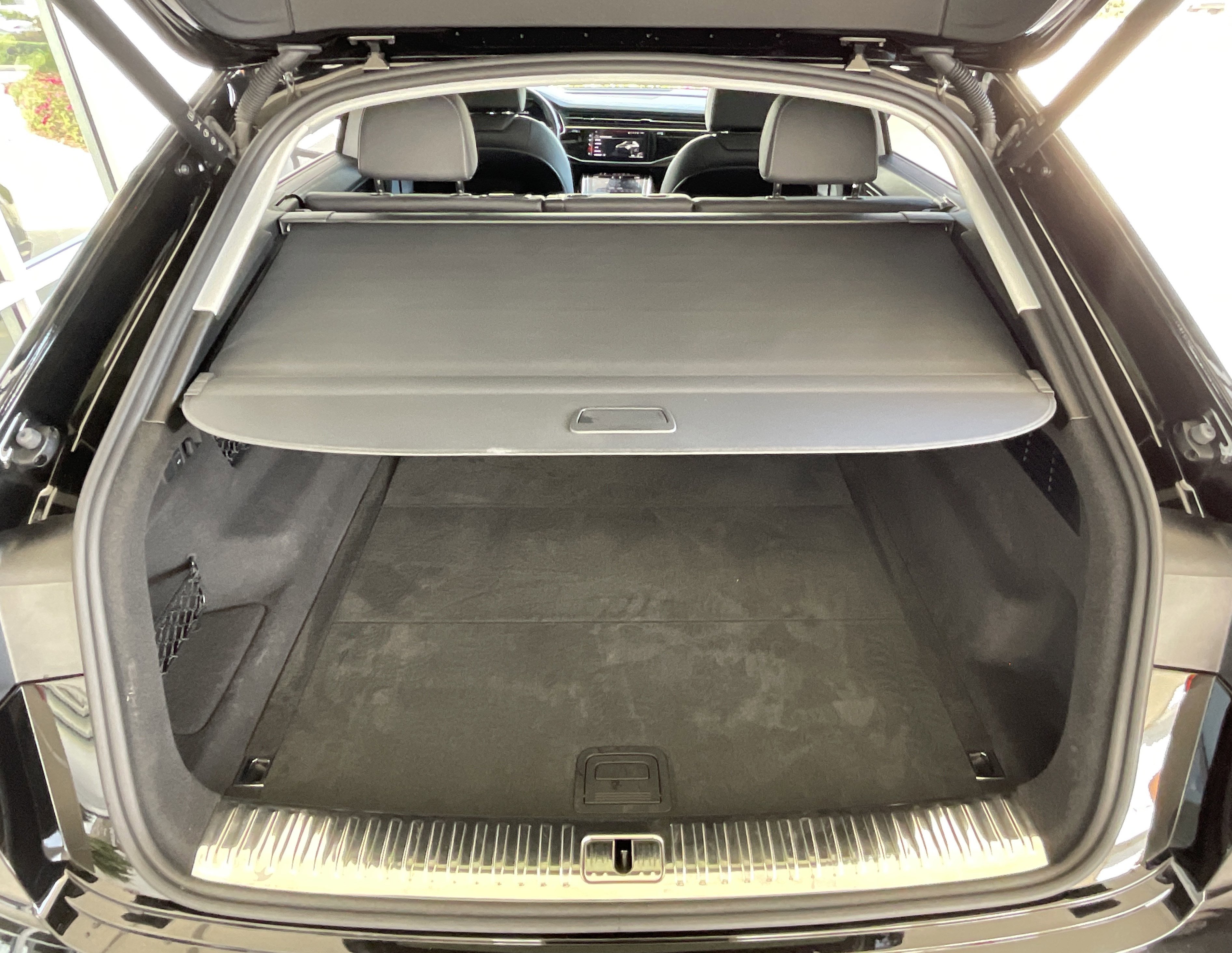 Used 2023 Audi Q8 Prestige image 34