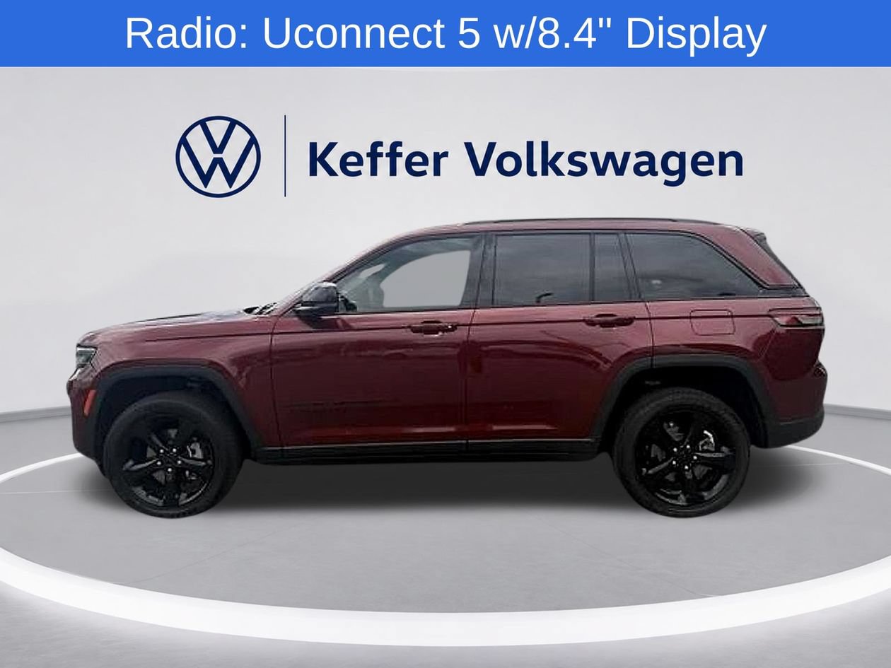 Used 2023 Jeep Grand Cherokee Altitude AWD/4WD image 2
