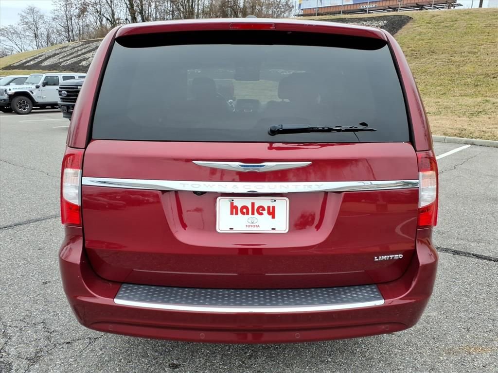 Used 2016 Chrysler Town & Country Limited Platinum image 6