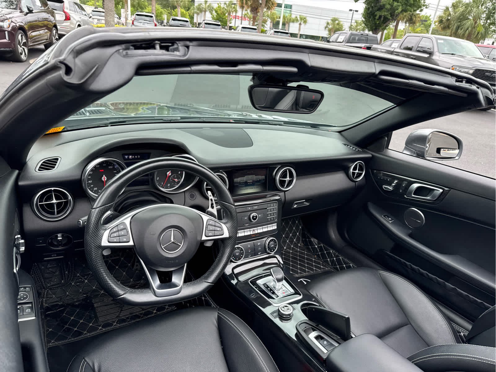 Used 2017 Mercedes-Benz SLC 300 image 25