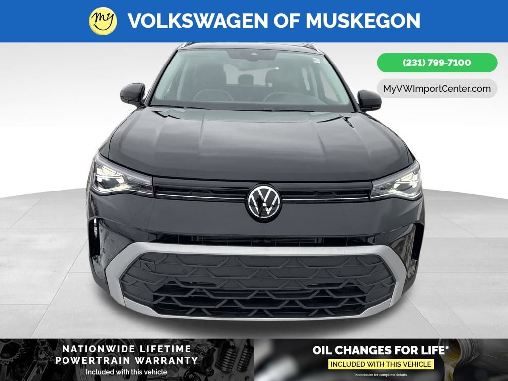 New 2026 Volkswagen Taos SE image 2
