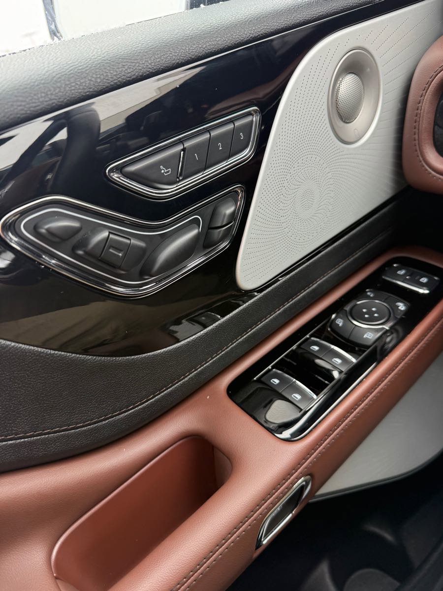 Used 2025 Lincoln Aviator Reserve w/ Equipment Group 201A image 28