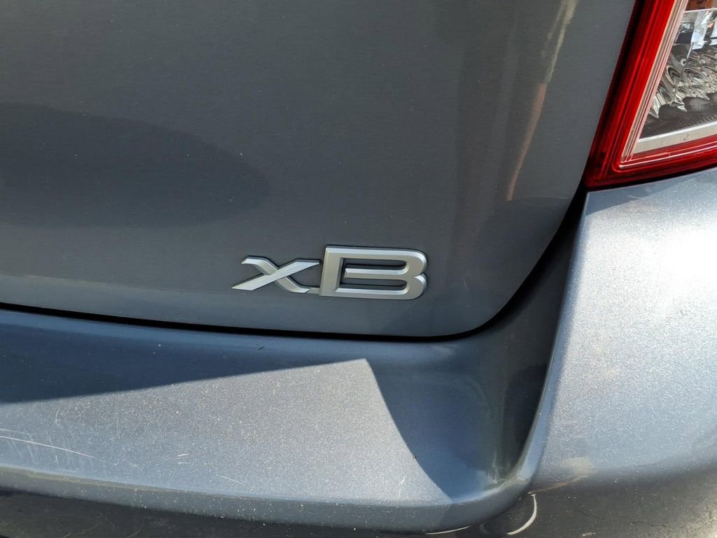 Used 2012 Scion xB FWD image 9