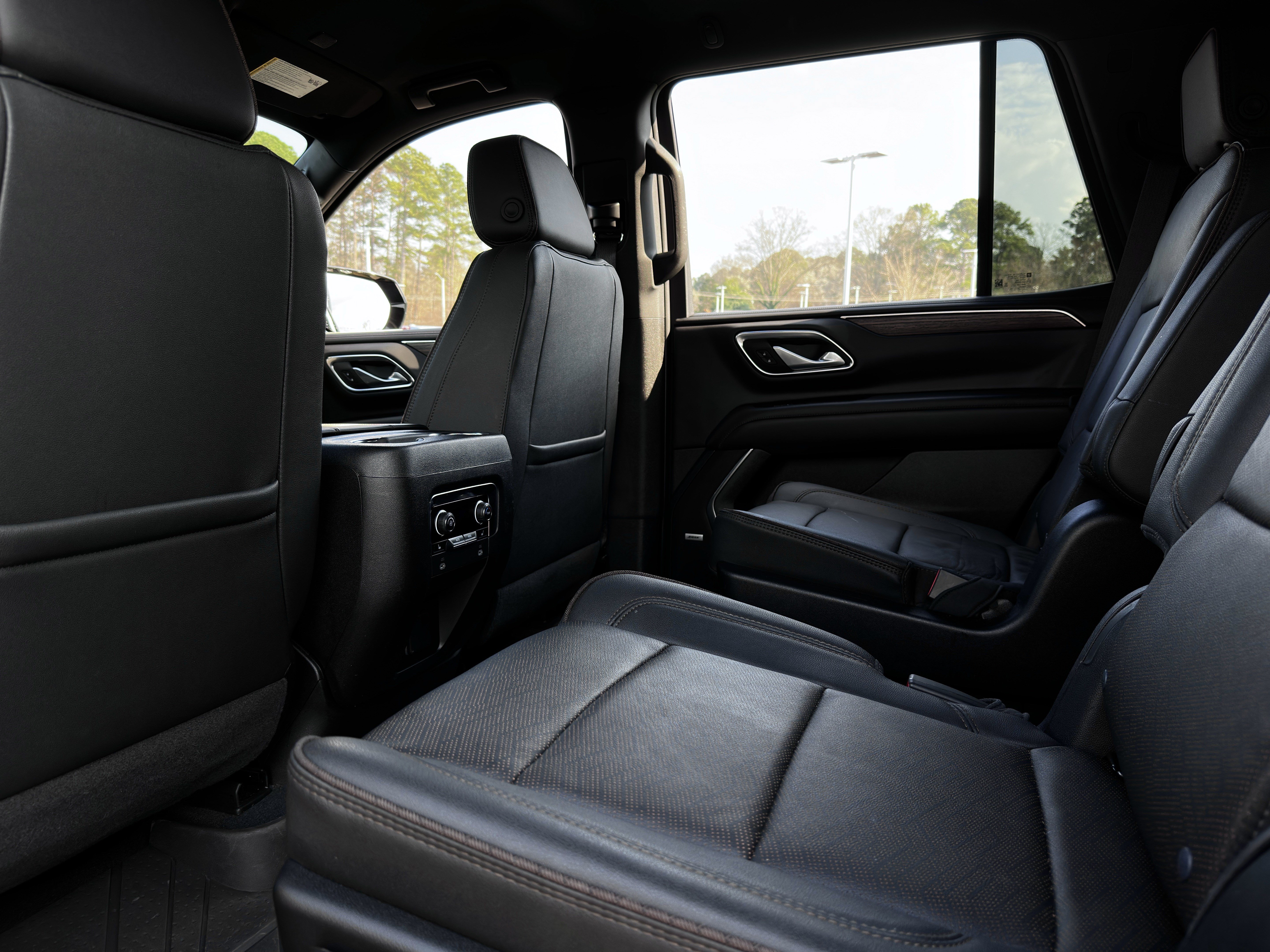 Used 2024 Chevrolet Tahoe High Country AWD/4WD image 30