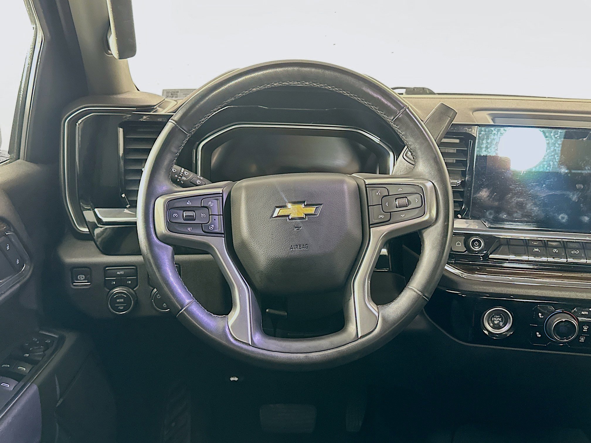 Used 2024 Chevrolet Silverado 1500 LT image 17