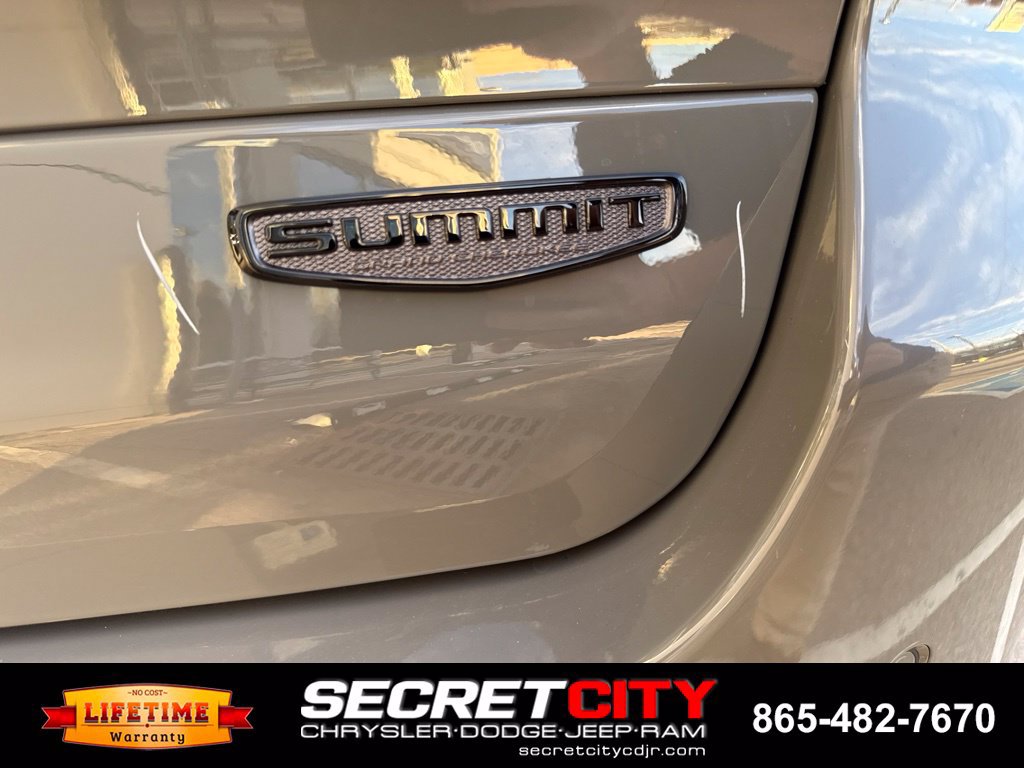 New 2027 Jeep Grand Cherokee L Summit AWD/4WD image 28