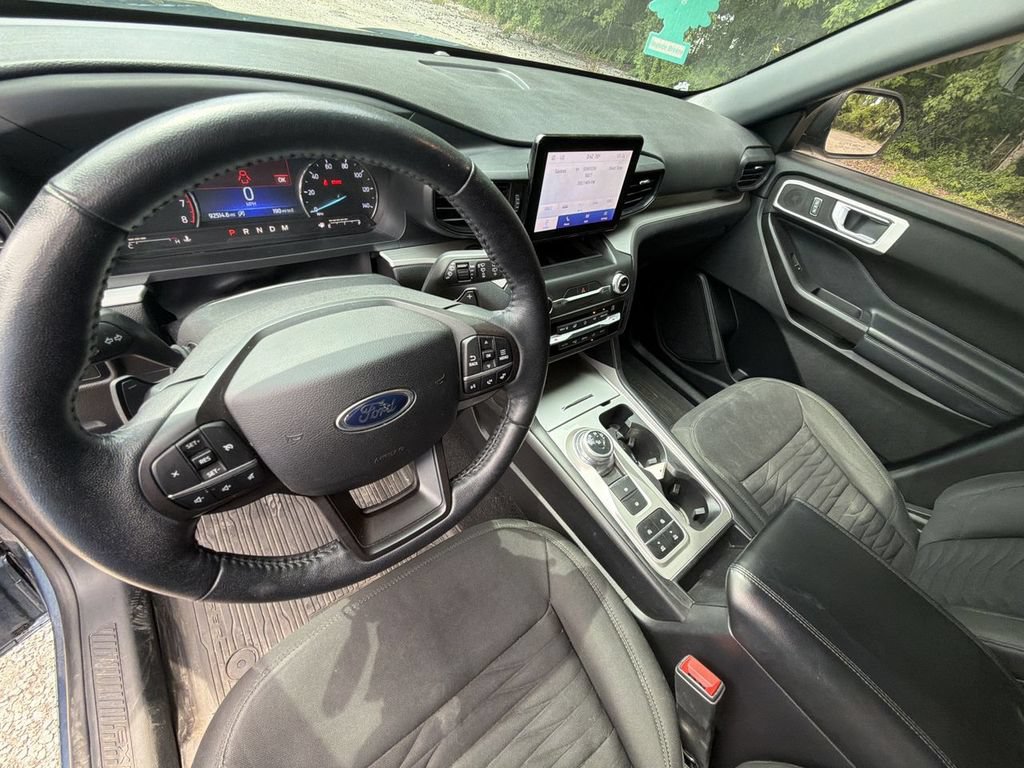 Used 2020 Ford Explorer XLT w/ Comfort Package RWD image 20