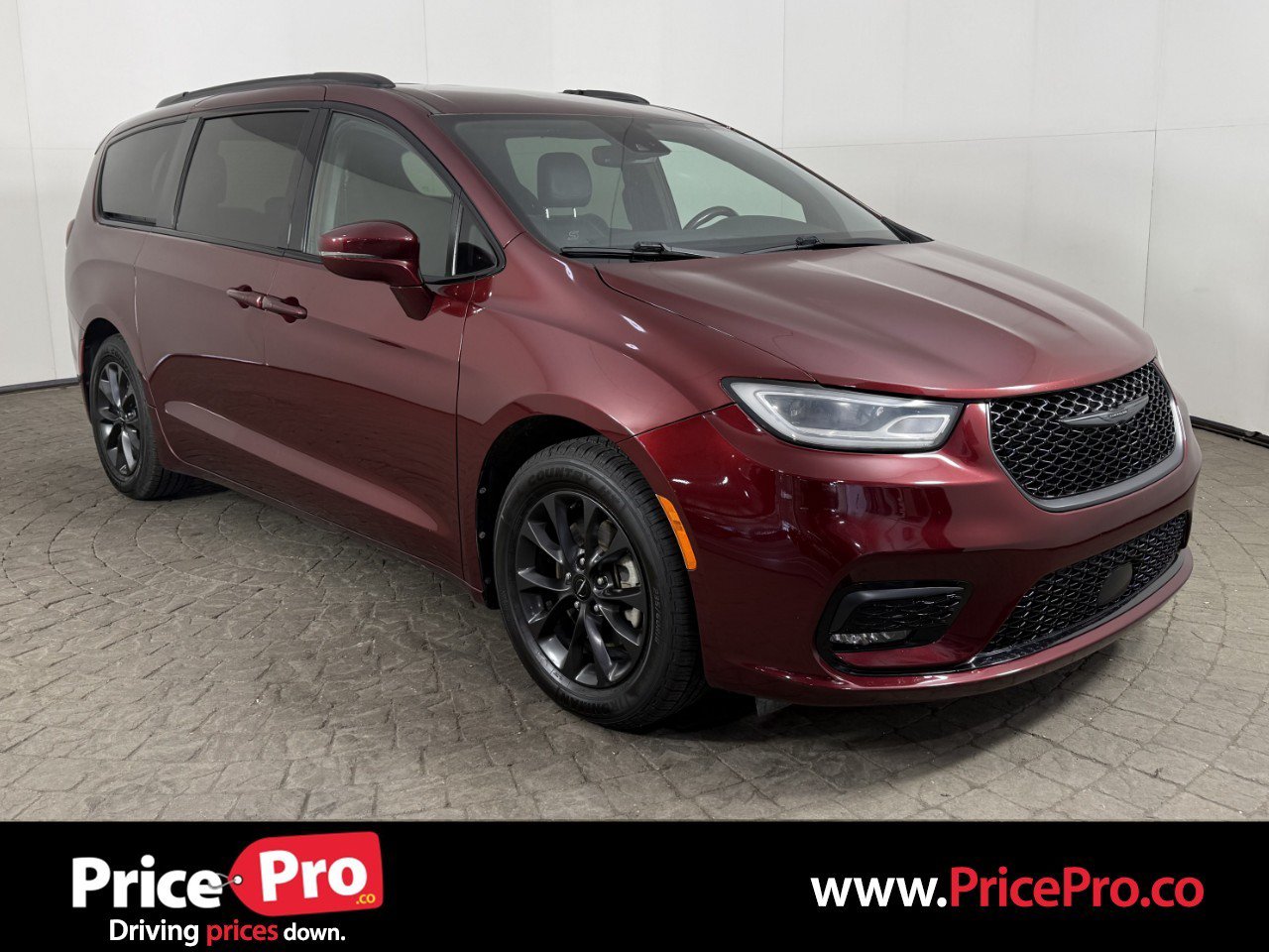 Used 2021 Chrysler Pacifica Touring-L w/ S Appearance Package FWD image 1