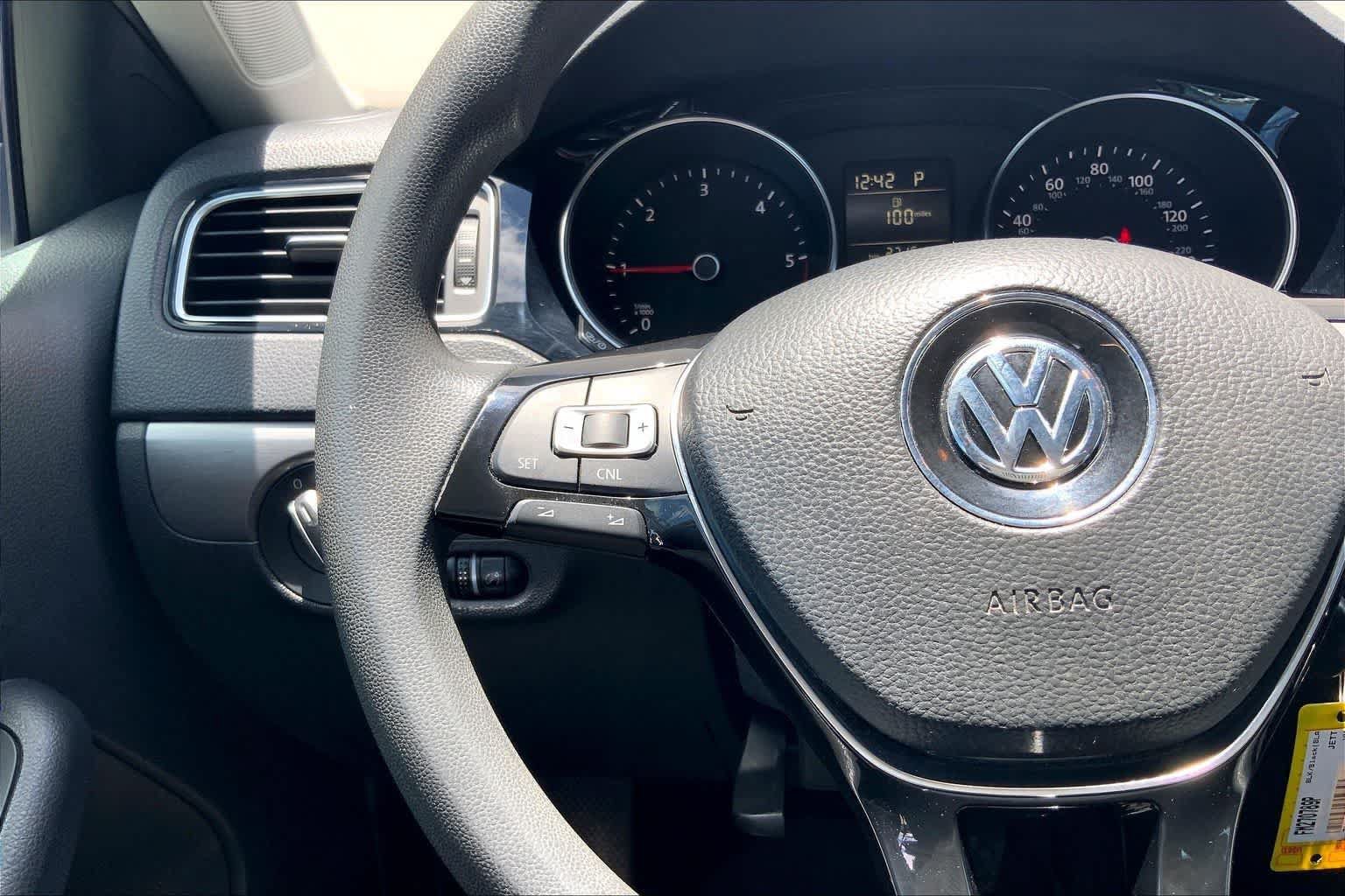 Used 2015 Volkswagen Jetta TDI S FWD image 23