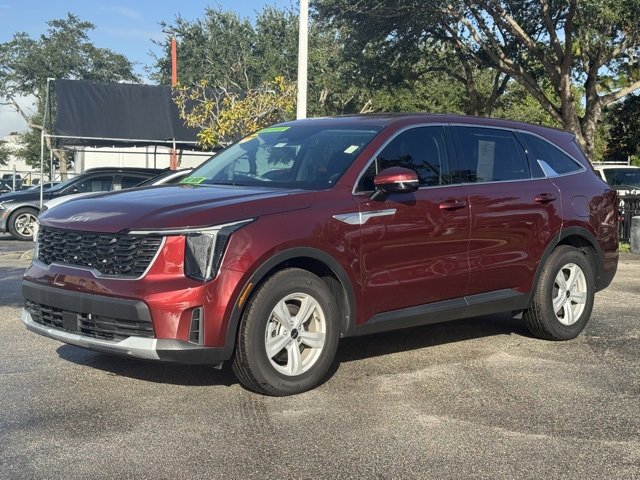Used 2025 Kia Sorento LX image 2