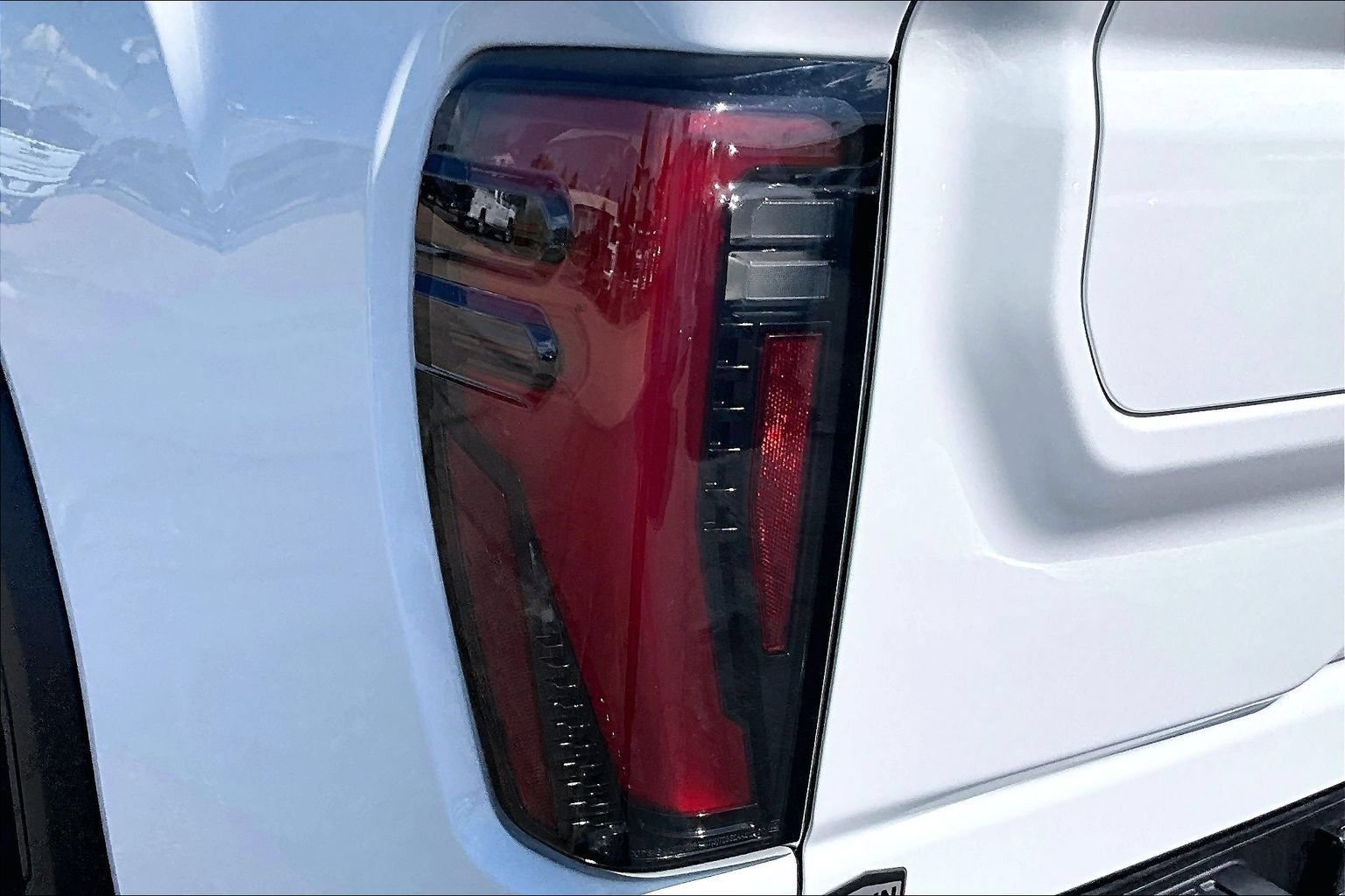 Used 2025 GMC Sierra 2500 AT4X AWD/4WD image 33