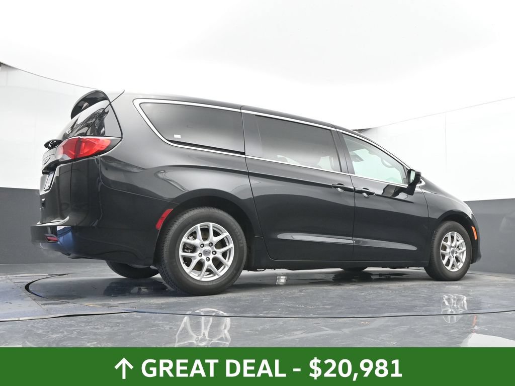 Used 2023 Chrysler Voyager LX FWD image 47