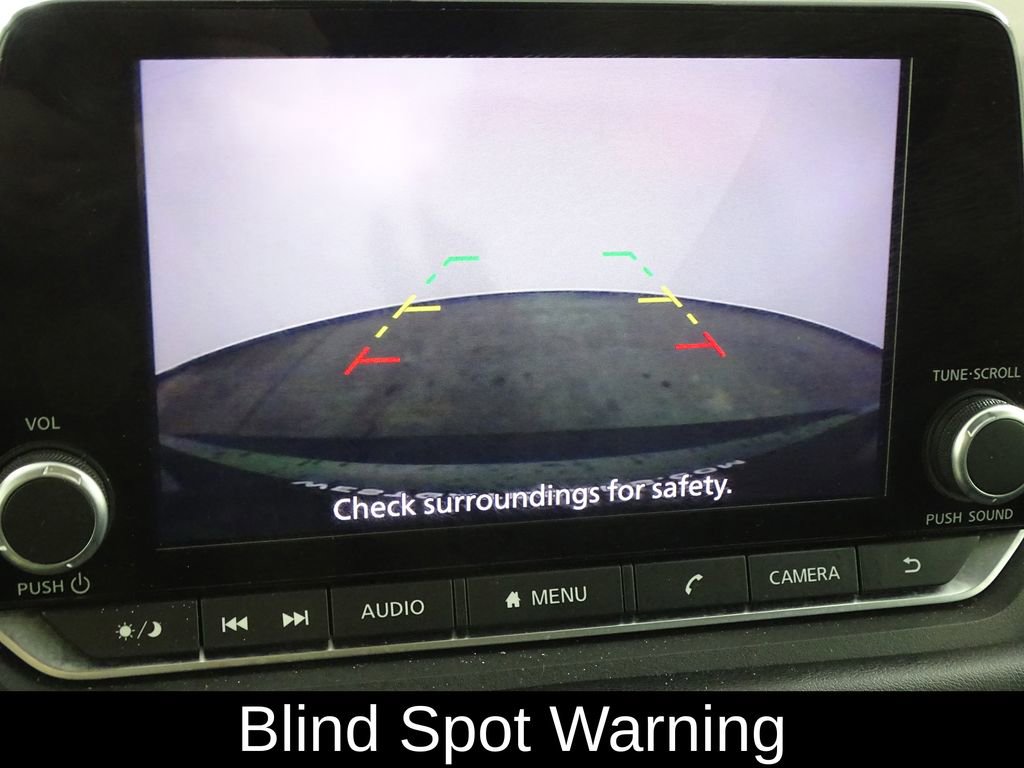 Used 2023 Nissan Rogue S image 8