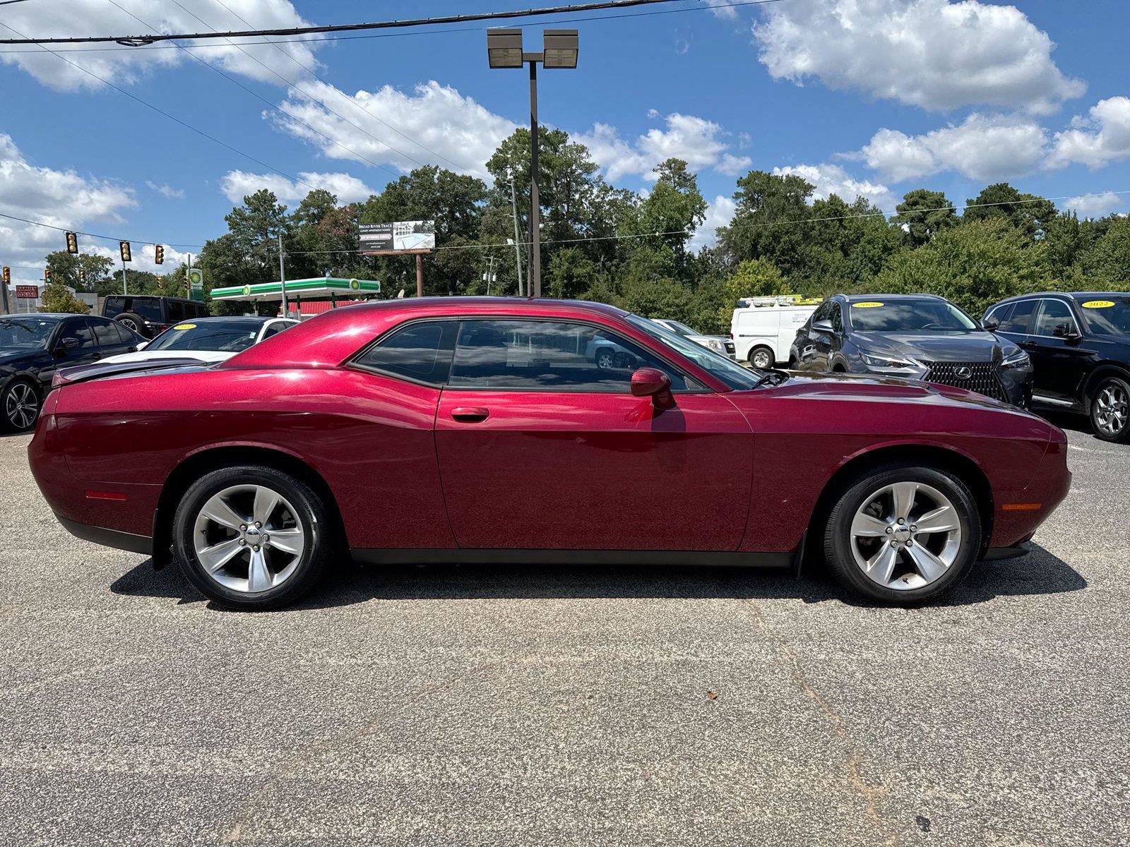 Used 2021 Dodge Challenger SXT RWD image 19