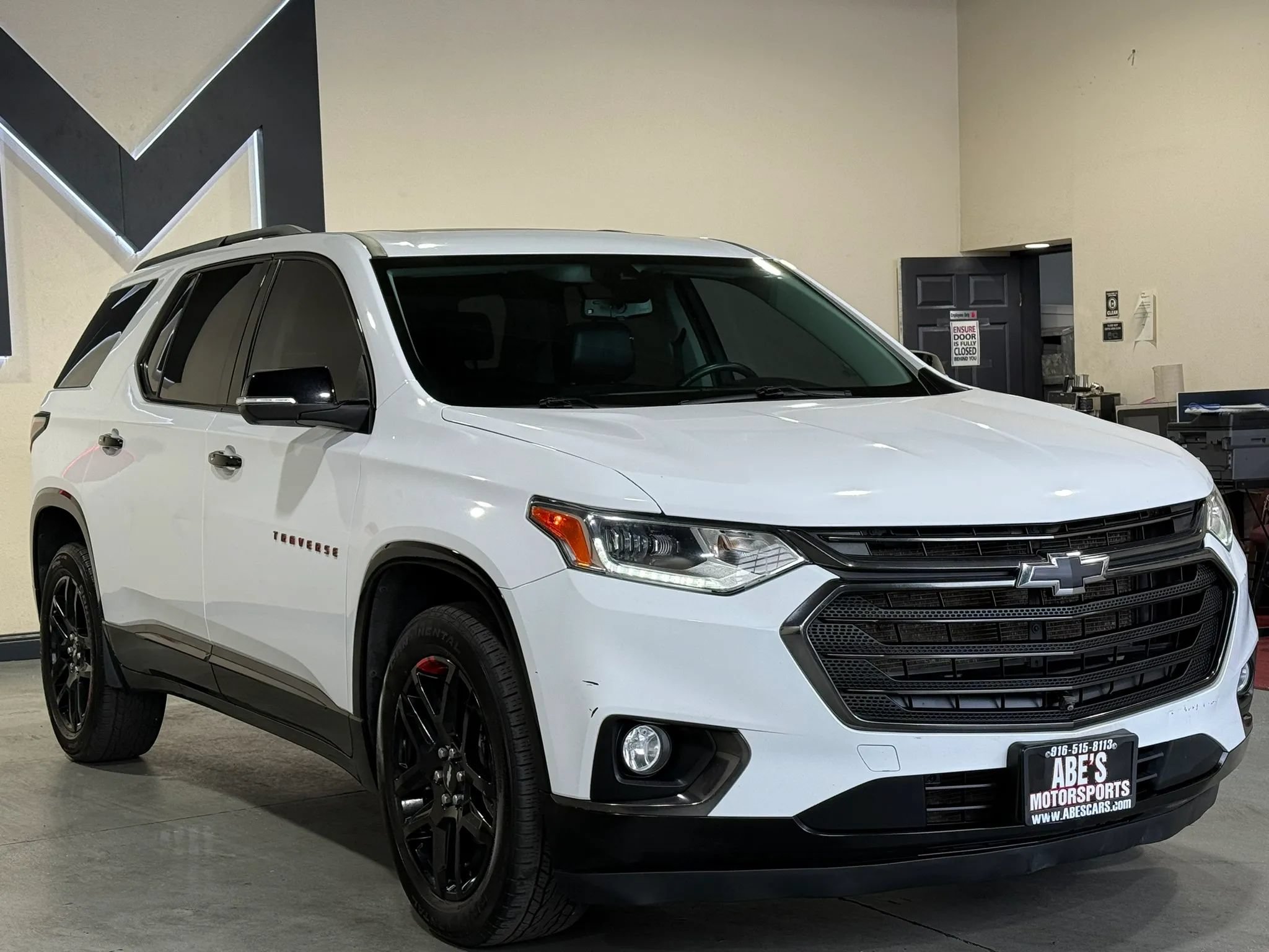 Used 2021 Chevrolet Traverse Premier w/ Redline Edition AWD/4WD image 3
