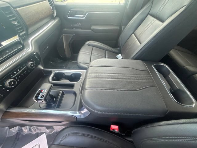 Used 2025 Chevrolet Silverado 1500 High Country AWD/4WD image 16