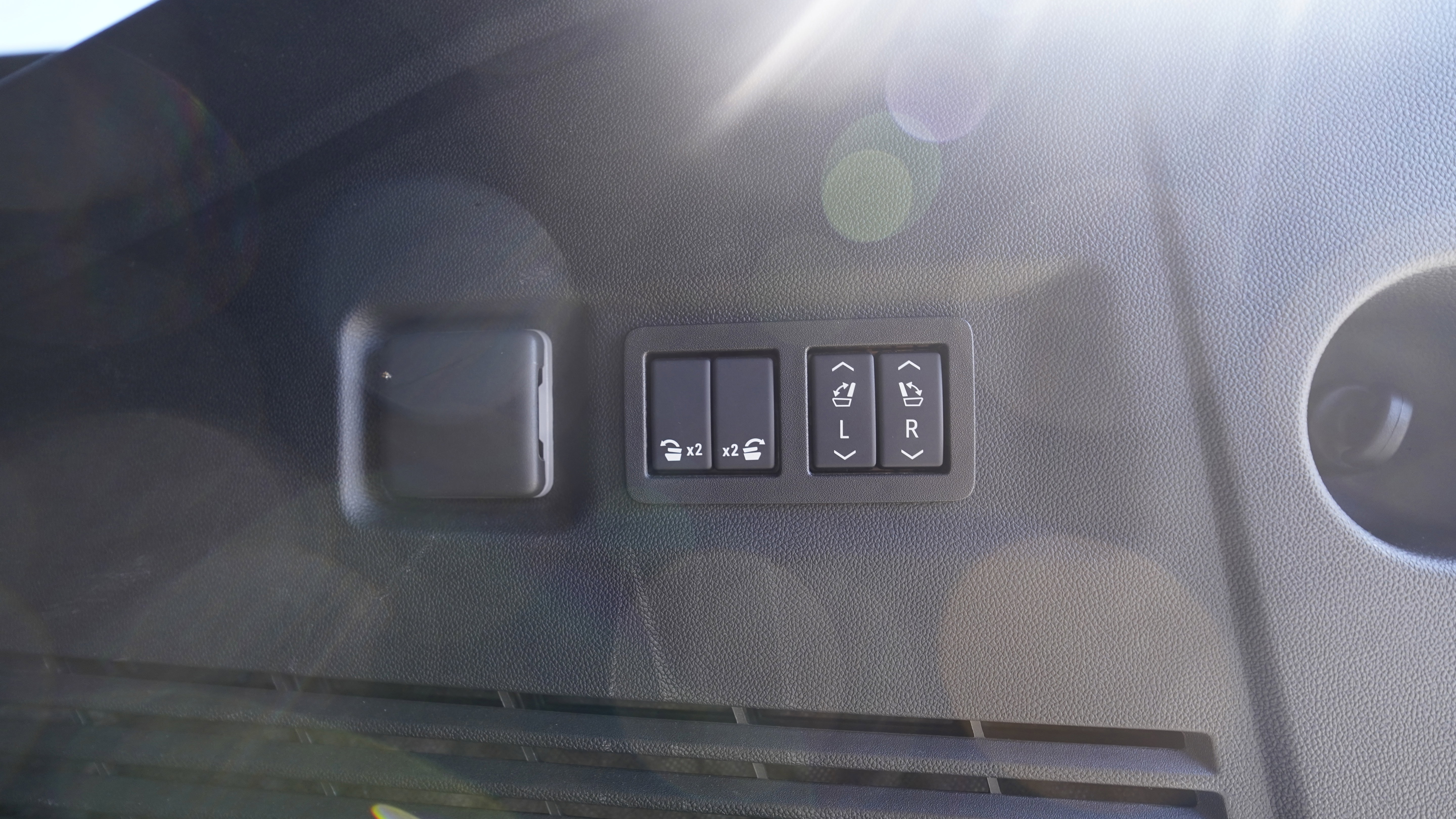 Used 2025 GMC Yukon XL Denali Ultimate AWD/4WD image 50