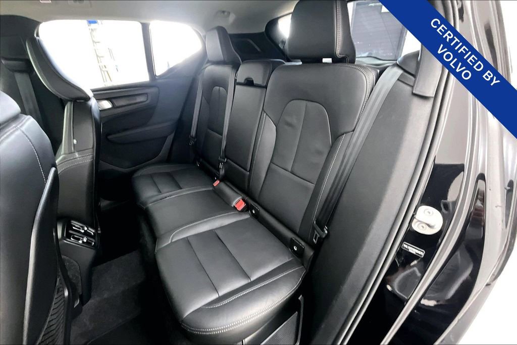 Certified 2025 Volvo XC40 B5 Plus image 35