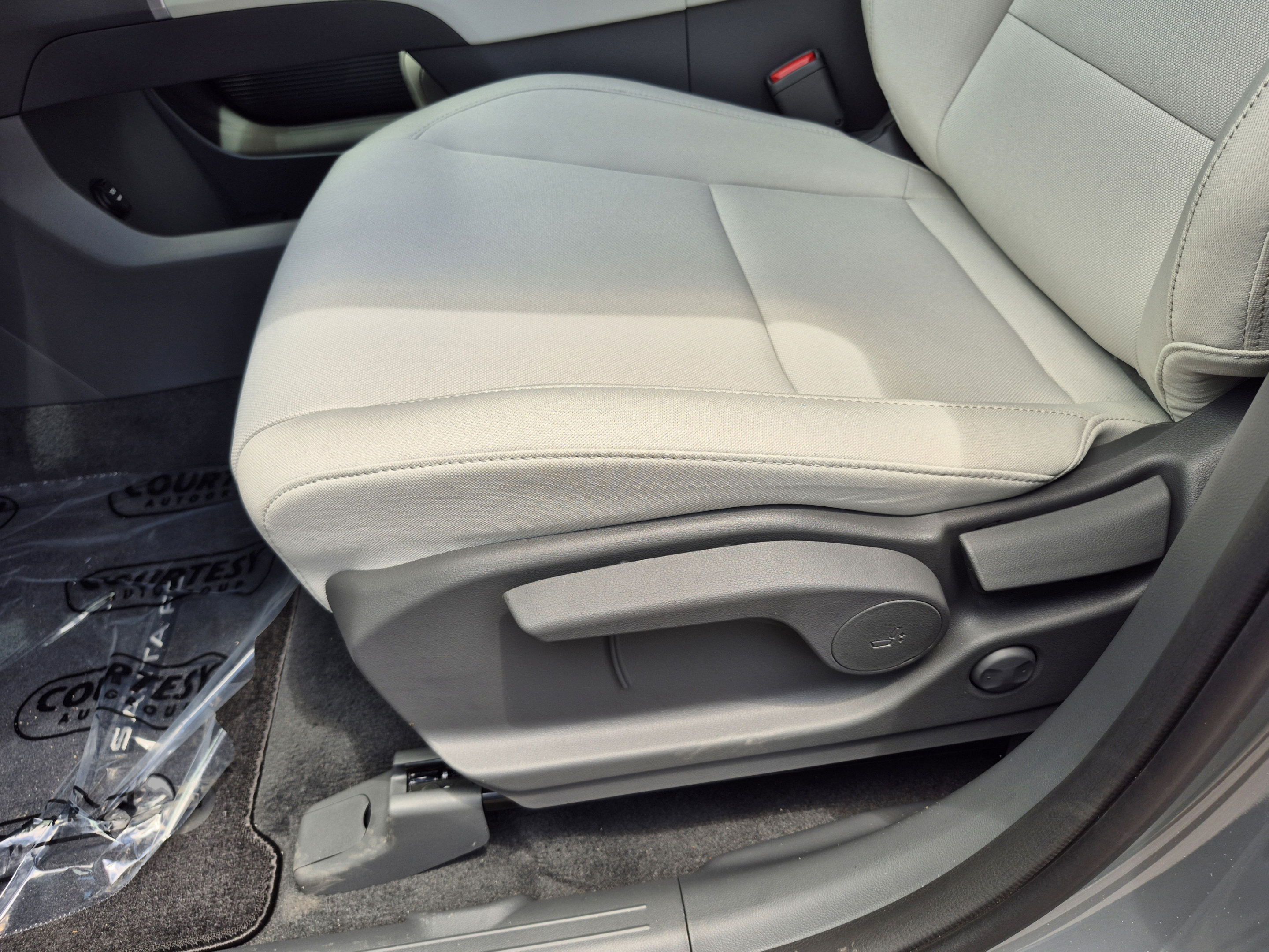 New 2027 Hyundai Santa Fe SE FWD image 23