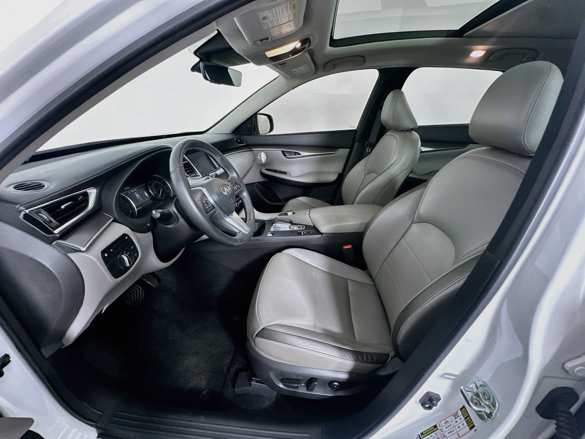 Used 2023 INFINITI QX50 Luxe FWD image 13
