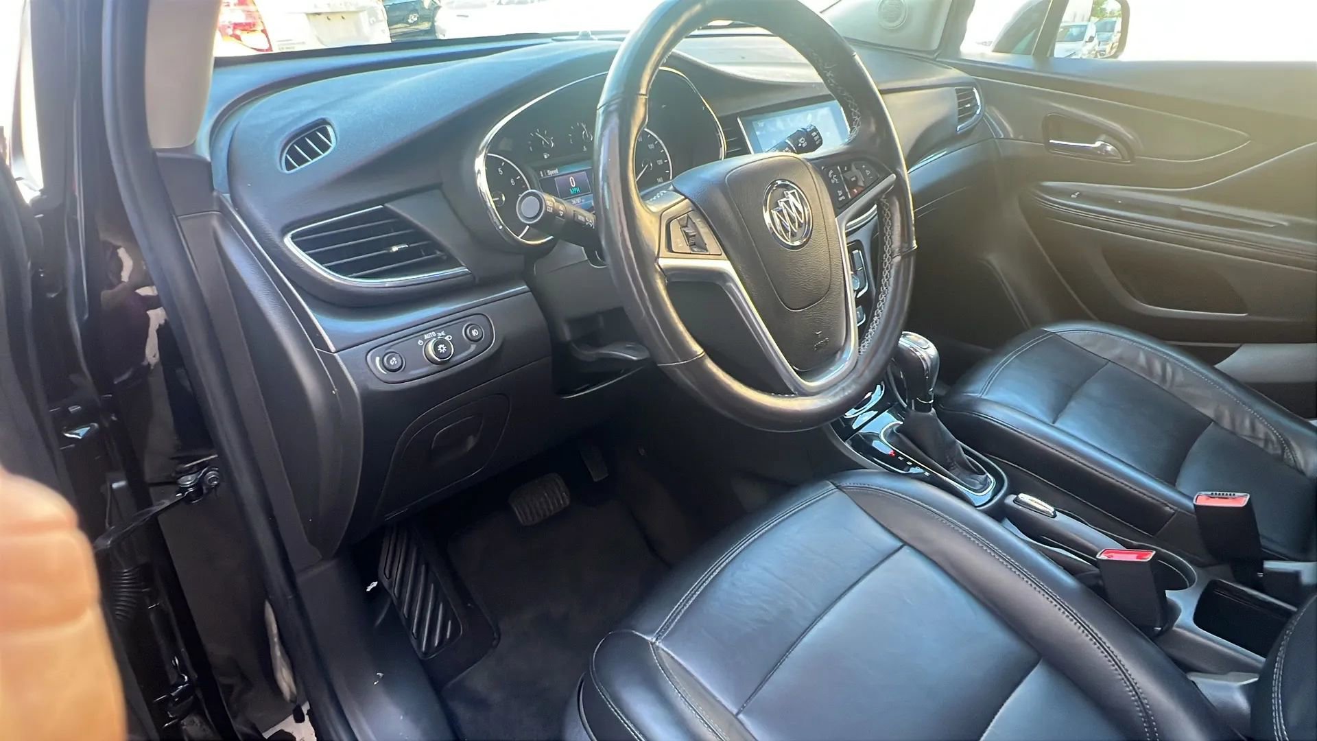 Used 2019 Buick Encore Essence image 25