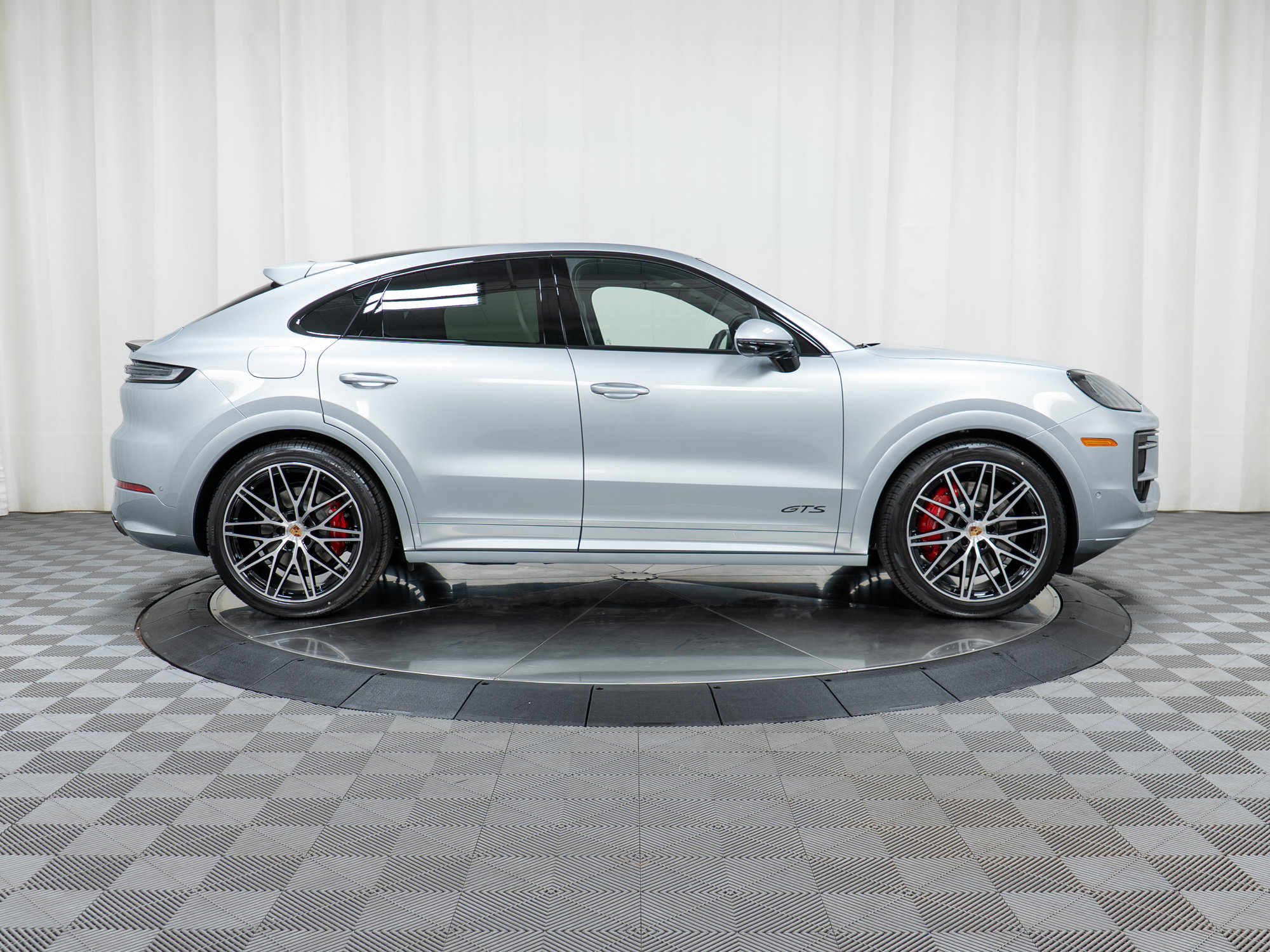 New 2026 Porsche Cayenne GTS AWD/4WD image 8