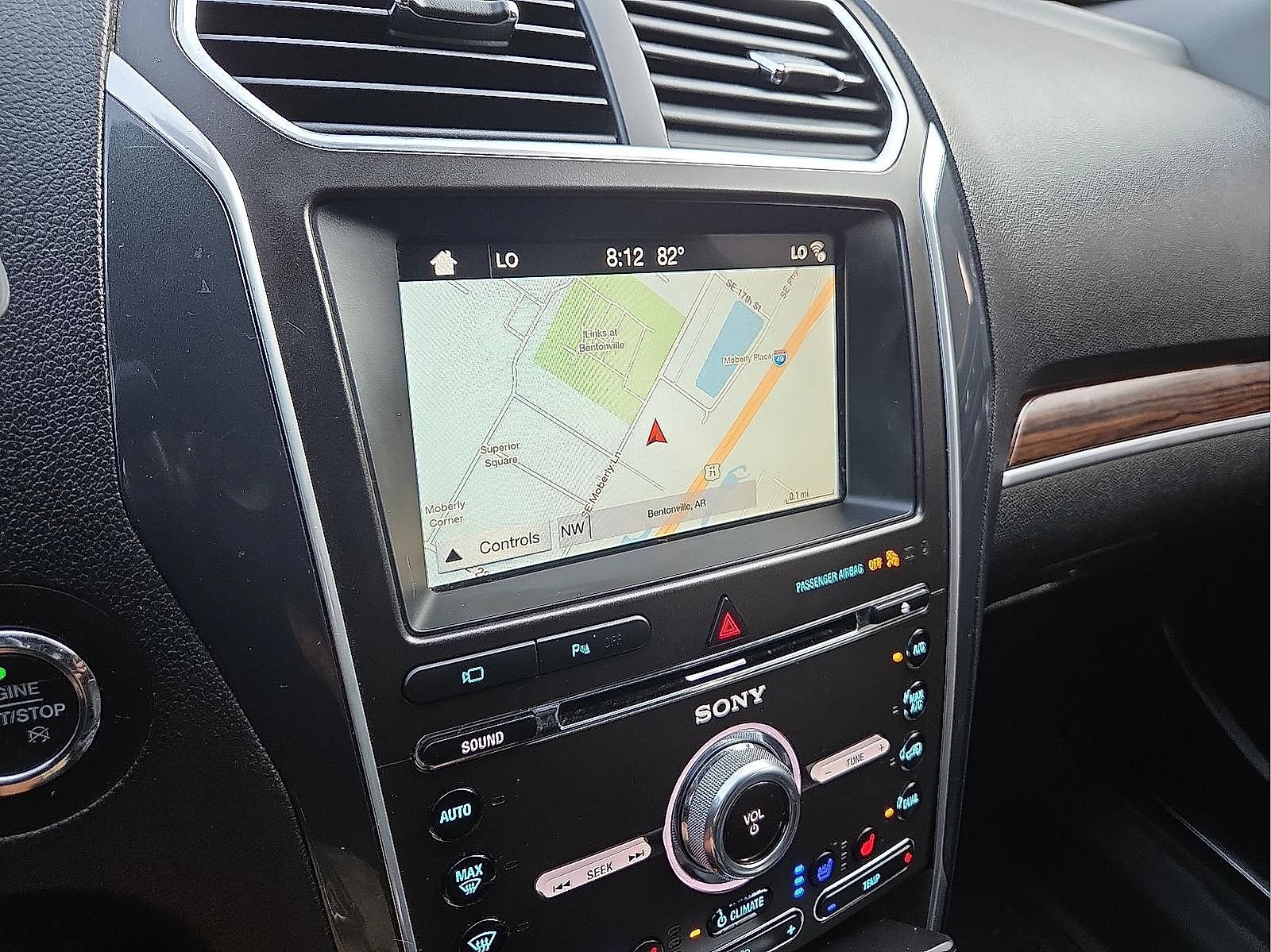 Used 2018 Ford Explorer Limited AWD/4WD image 17