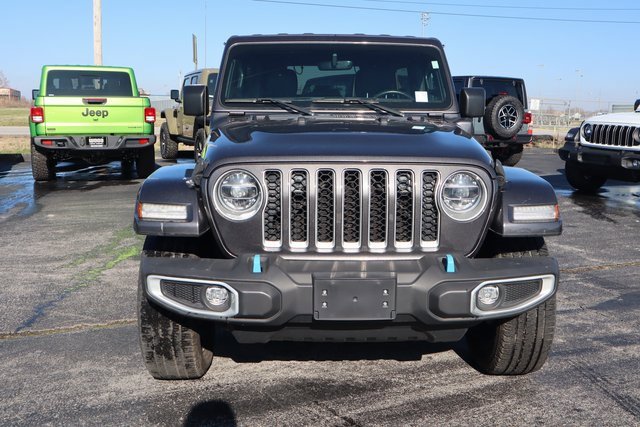 Used 2022 Jeep Wrangler Unlimited Sahara w/ Cold Weather Group image 16