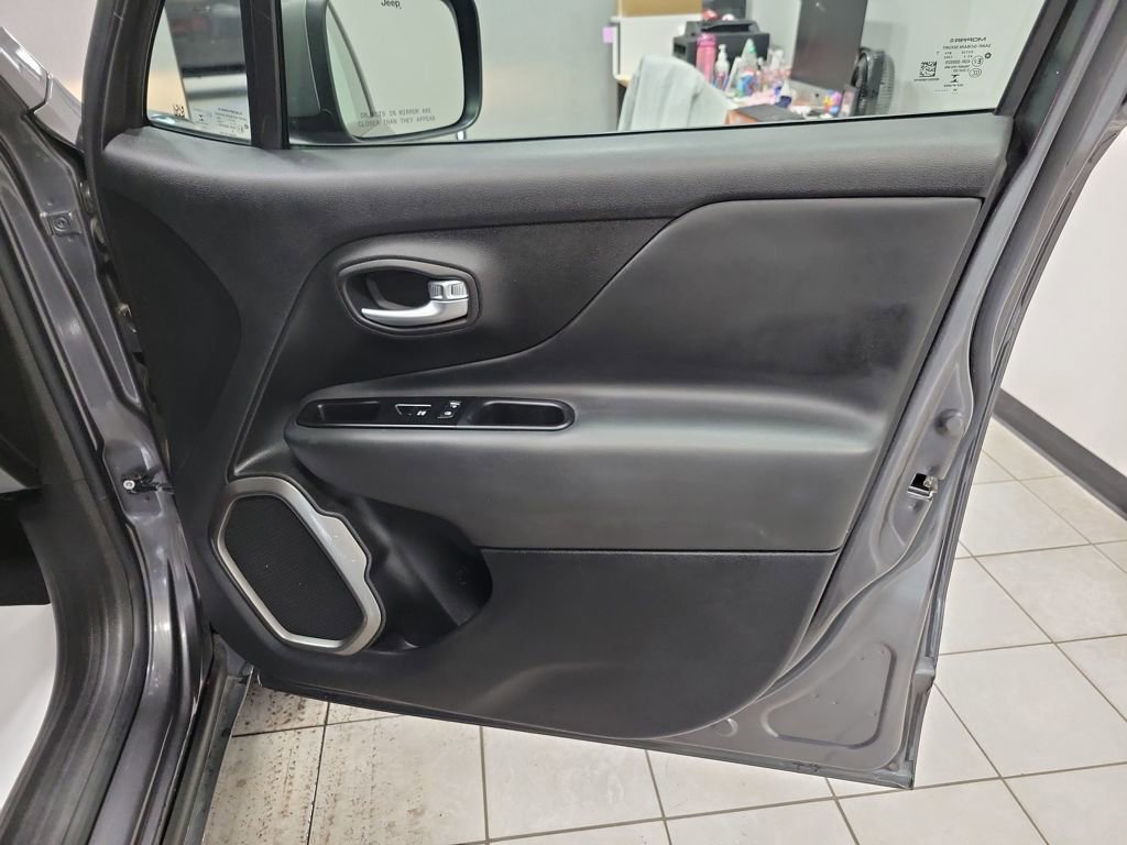 Used 2020 Jeep Renegade Limited image 21