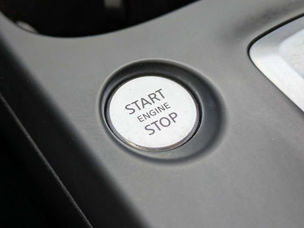 Used 2023 INFINITI QX50 Sensory image 40