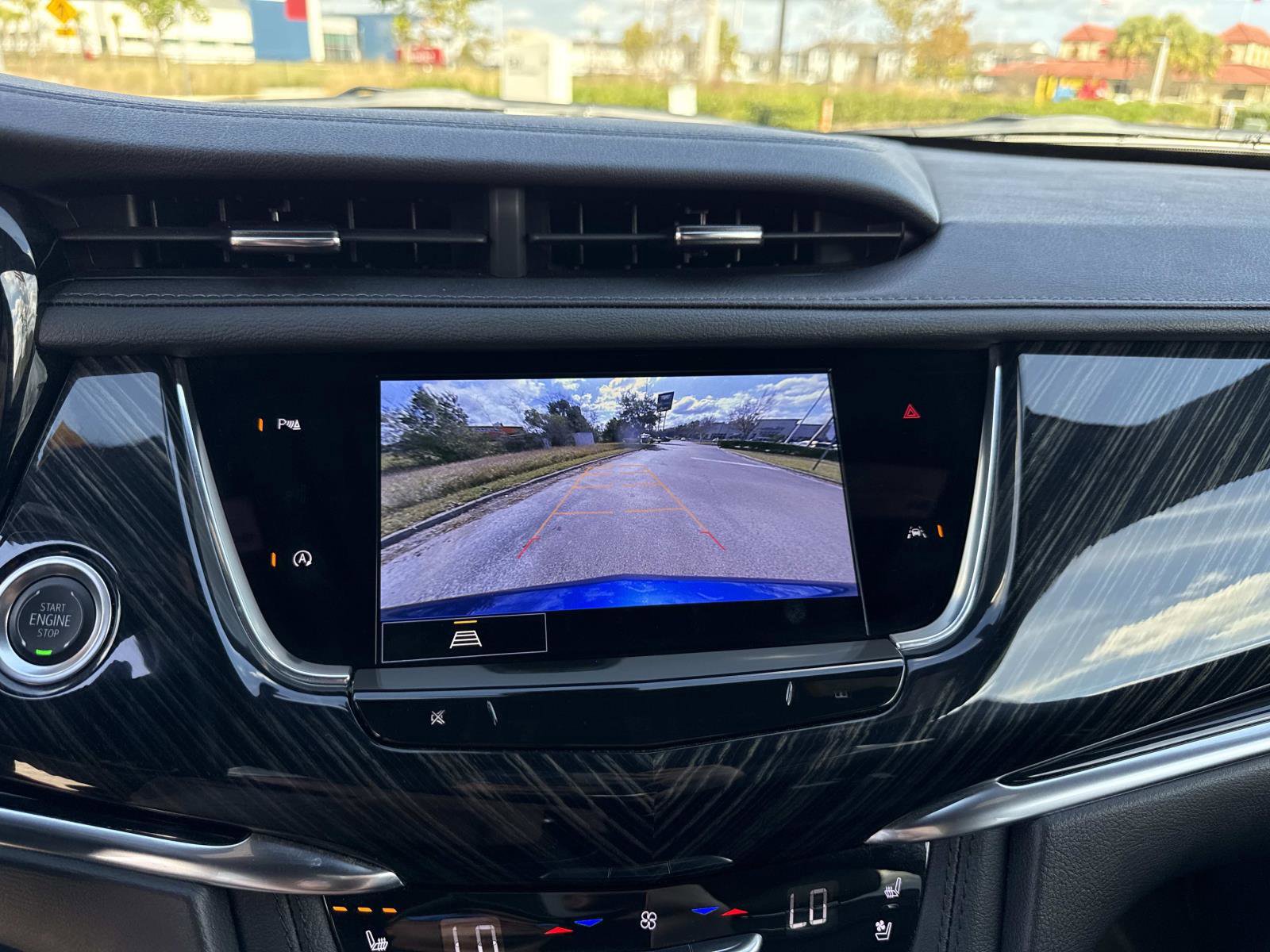 Used 2025 Cadillac XT6 Premium Luxury image 27