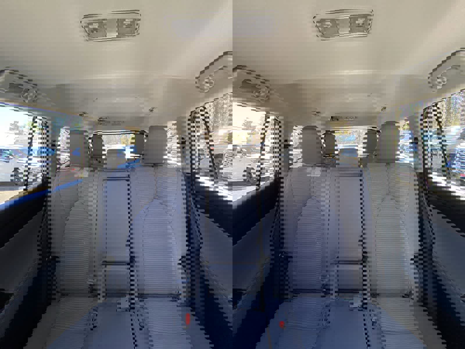 Used 2023 Toyota Highlander LE image 25