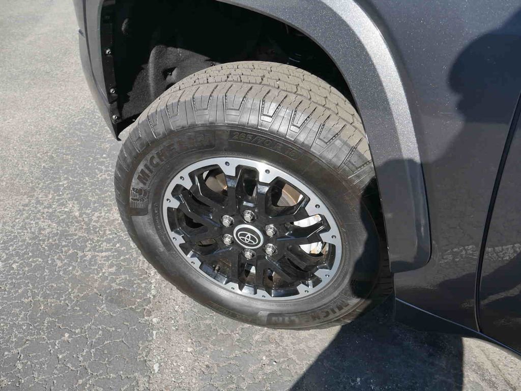 Used 2022 Toyota Tundra Limited image 12