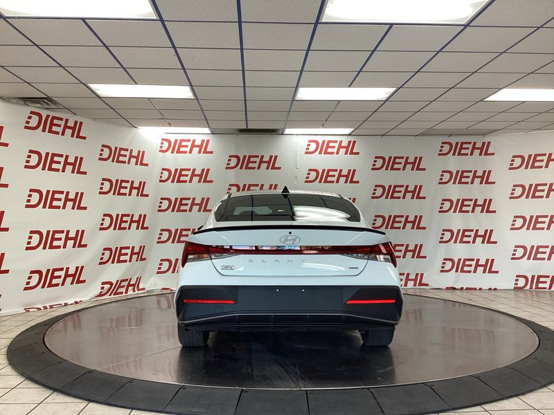 Used 2025 Hyundai Elantra SEL FWD image 6