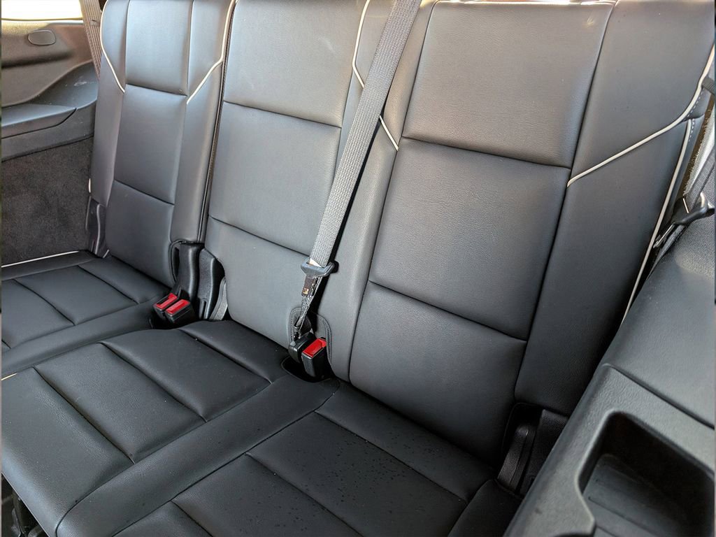 Certified 2025 Cadillac Escalade Premium Luxury image 16