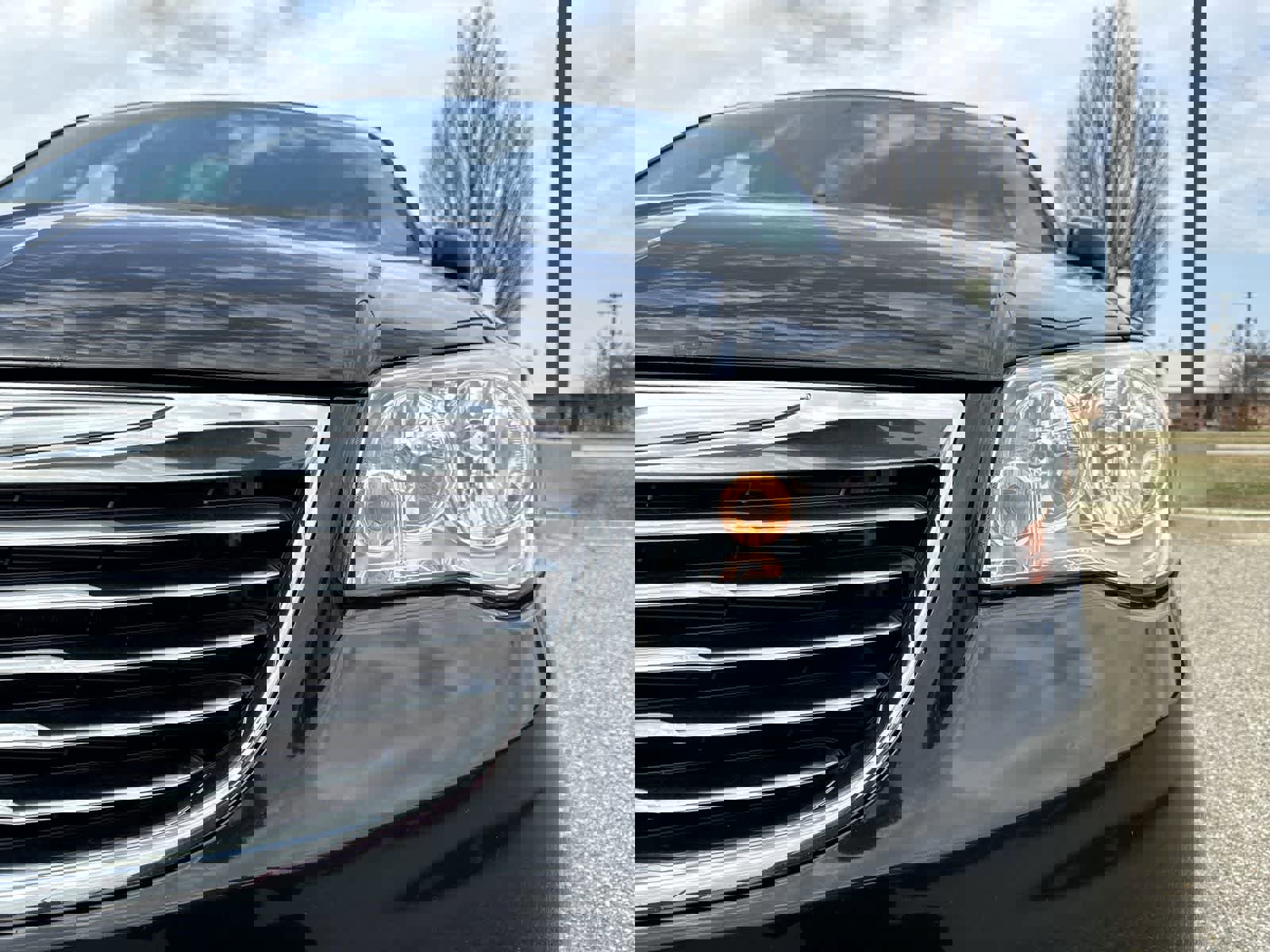 Used 2014 Chrysler Town & Country Touring image 11