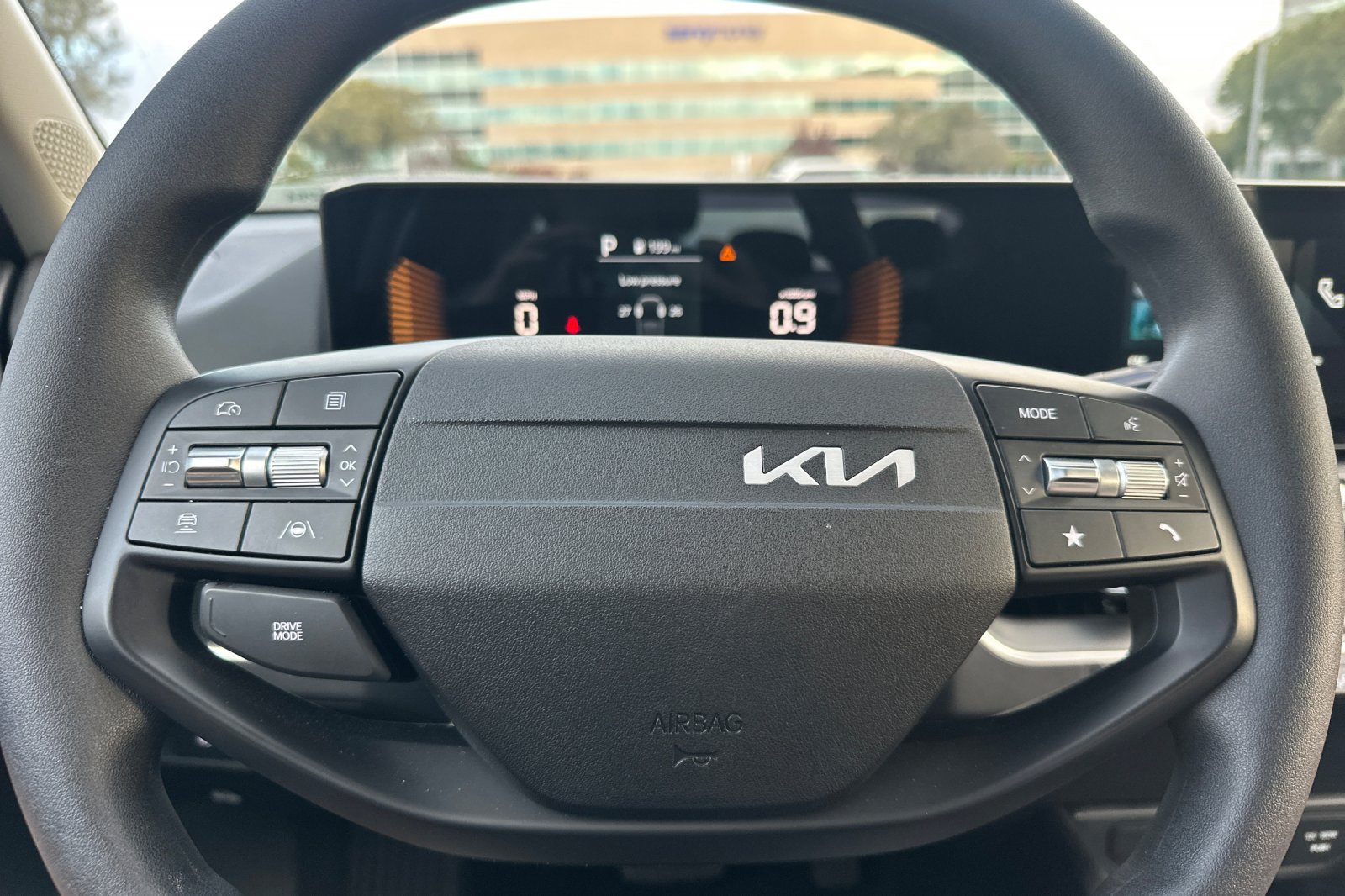 Used 2025 Kia K4 FWD image 32