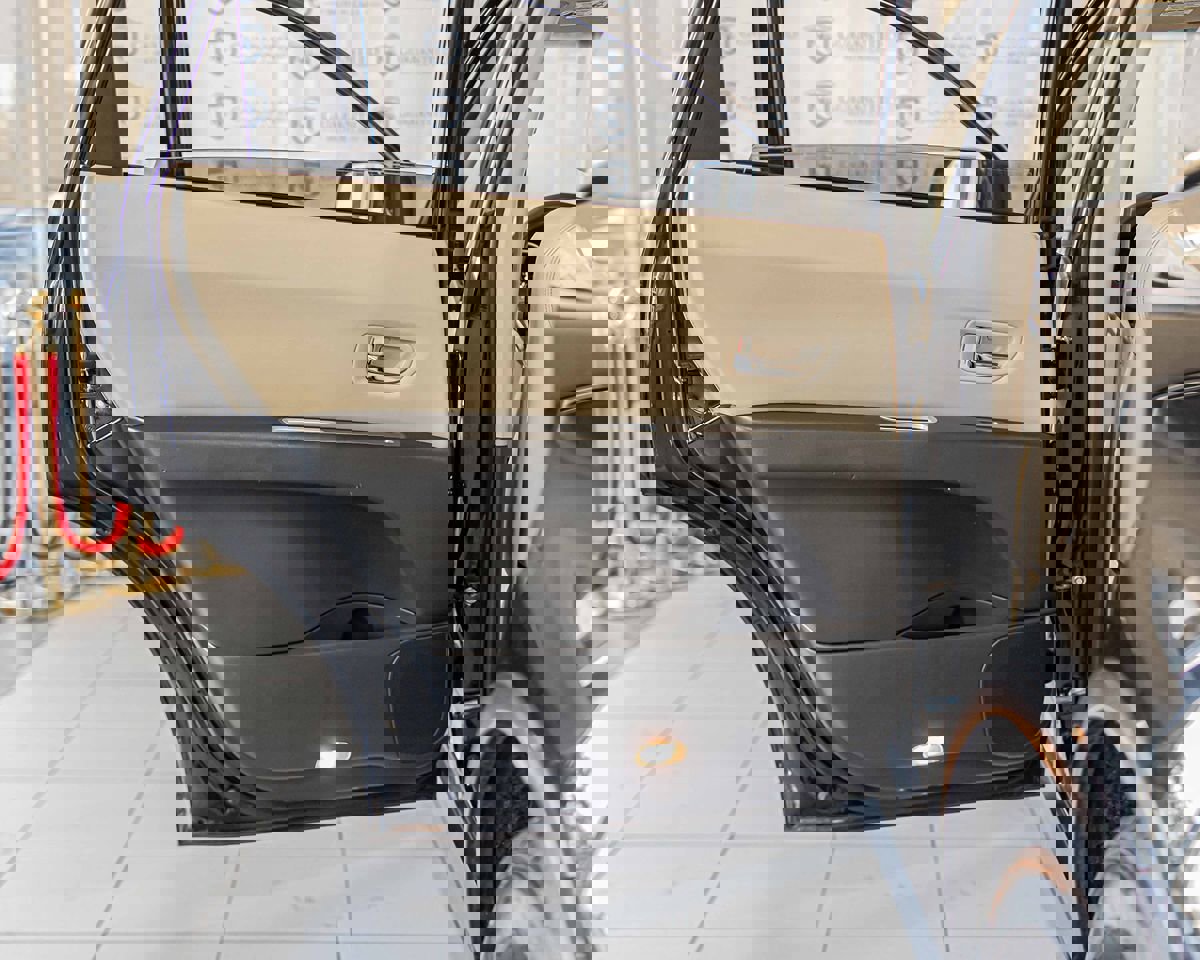 Used 2010 Subaru Tribeca Limited image 36