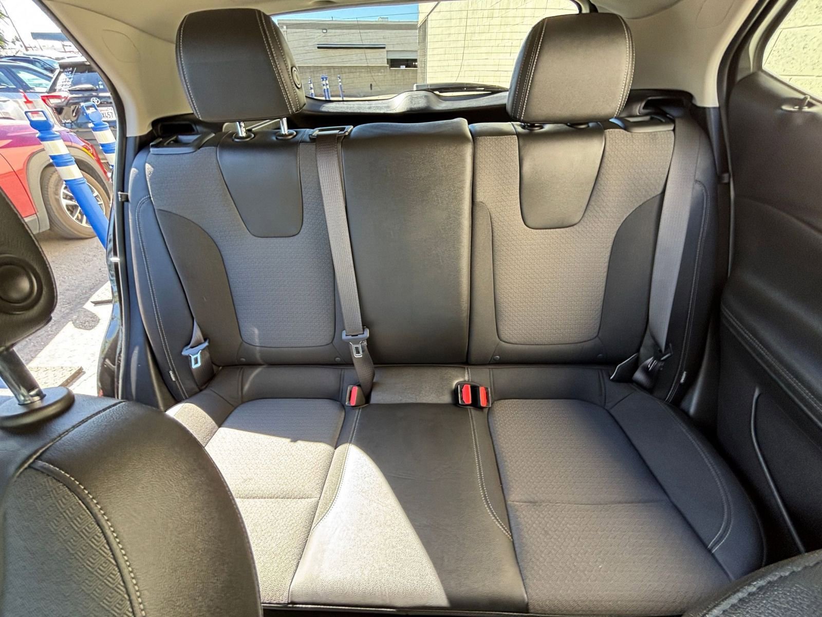 Used 2025 Buick Encore GX Preferred image 38